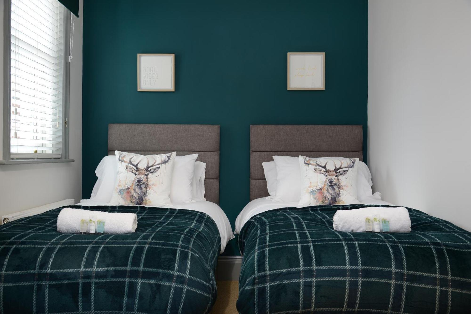 The Old Brewery Boardroom - Winchester City Centre - Unique Property - Free Parking - Sleeps 6 - By Xplus Stays Exteriér fotografie